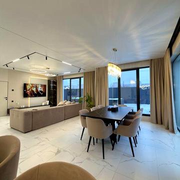 Новий будинок з дизайнерським ремонтом | ВСІ КОМУНІКАЦІЇ