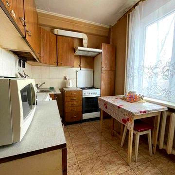 3х ком. квартира в высотном кирпичном доме, пл. Деревянко, Черемушки