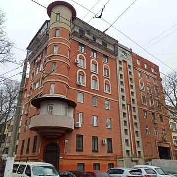 Продам 3-комнатную квартиру в центре, новый дом