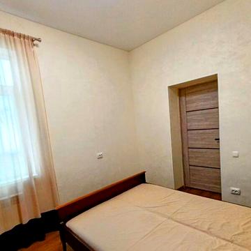 Довгострокова оренда 3к Дім Комарова Михайла вулиця