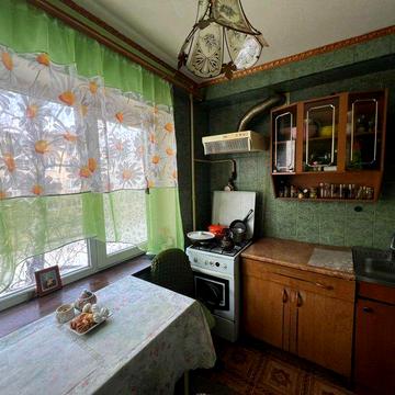 2-кімнатна квартира по вул. Братиславська, 18