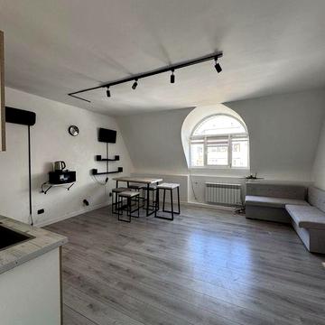 Продаж однокімнатної квартири Головна Завжди є світло