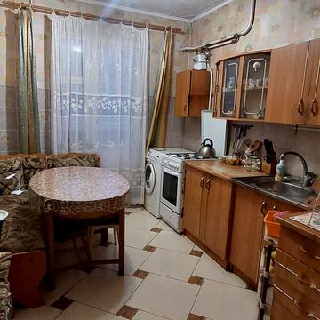 Академіка Корольова вул., 112/3