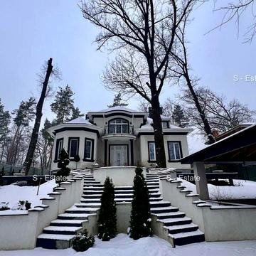 Батумська вул., 18