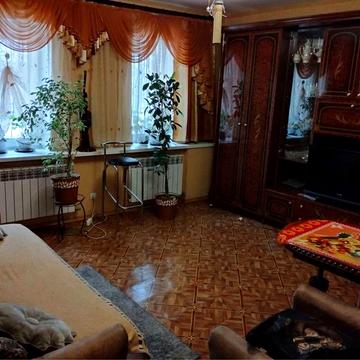 Військивим чи цивільним здається будинок в загальному дворі з 3-ма кв