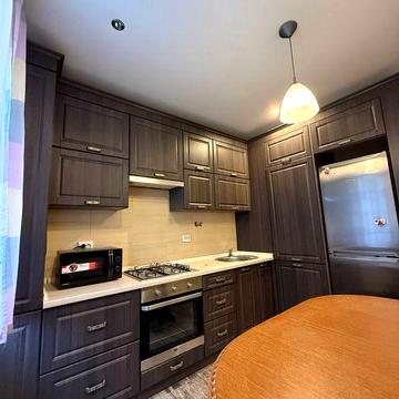 Двокімнатна в центрі, газ! Без комісії!