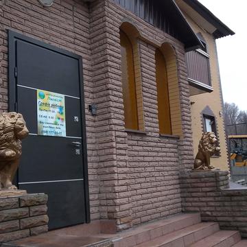 Оборонців вул. (Долматова), 15