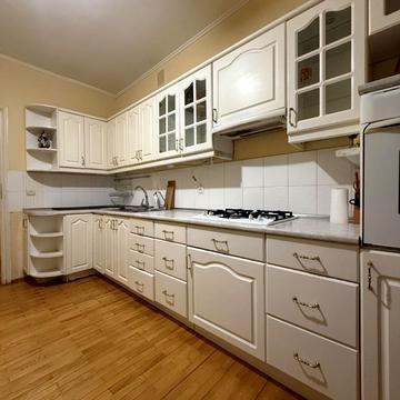 Госпітальна вул., 2