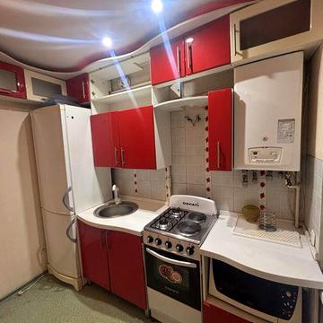 Здам 2-к квартиру на Альпійському провулку 18