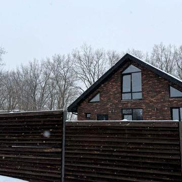 Дуплекс в заселеному котеджному містечку