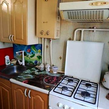 продам 2 кімн кв пр.ЦЕНТРАЛЬНИЙ,поруч Центр ринок,стад Евіс 4\5 цегла