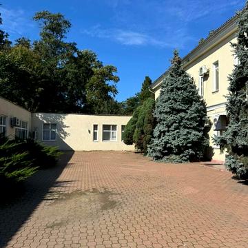 Зеньковецкой, 11