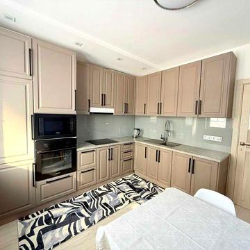 Оренда 2 кім квартири по вул. Лінкольна (70 м.кв., 2-й поверх).