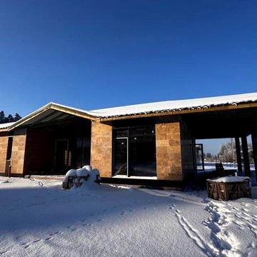 Одноповерховий будинок в оточені лісу. Газ, своя ділянка, травентин.