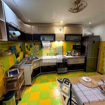 Продам 3-кімнатну квартиру з  ремонтом та індивідуальним опаленням