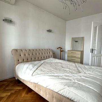 Срібнокільська вул., 24