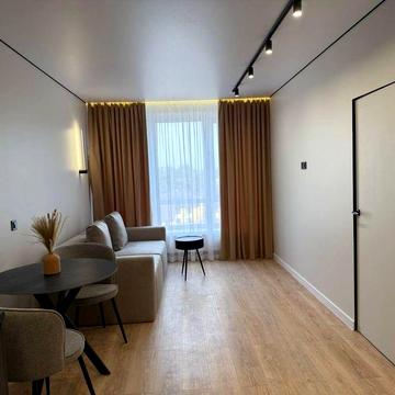 Квартира з дизайнерським ремонтом! Без комісії!