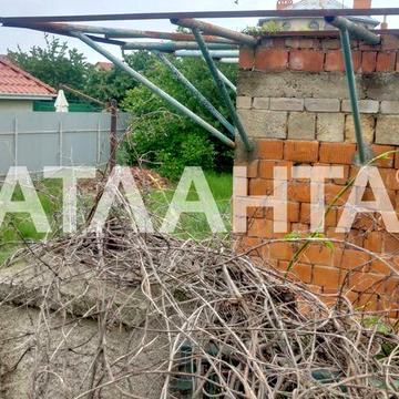 Коробка дом с красного кирпича. Близко к трассе. Свет, вода заведены