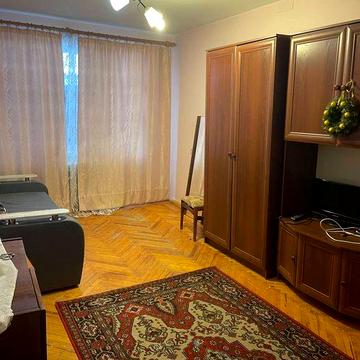 Сдам 1 кв ТРК Украина 4000+ сч.