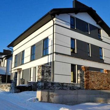 Продаж 1/2 будинку(котедж) в с. Зубра до обїздної