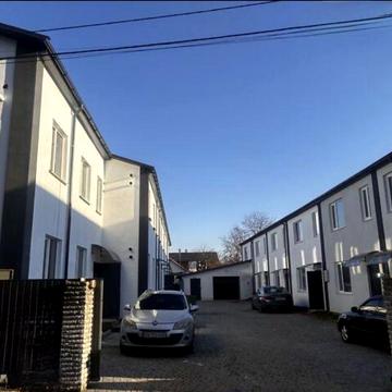 Таунхаус 1.5 сотки, 91 кв. м, 3 кімнати, на вул. Євгена Сверстюка