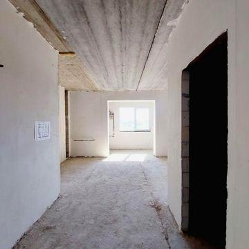 Простора 2к квартира! Газ! Парковки вистачає!