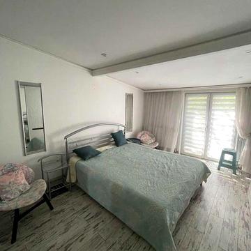 Продаж 2кім квартири з ремонтом в ближньому центрі