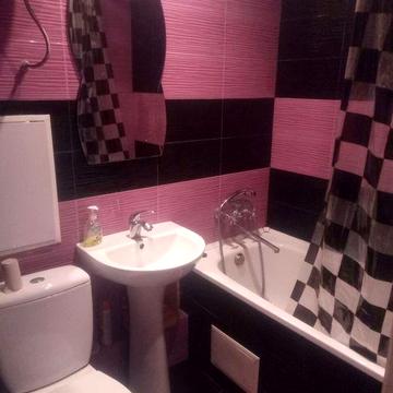 Продам однокімнатну квартиру з меблями та технікою. Малий ринок, Лах