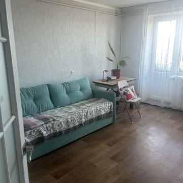 Затишна квартира в селі Катюжанка, меблі і техніка залишаються