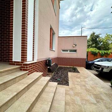 Достойный хозяйский дом на Фонтане