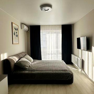 ЖК Дрім Таун, стильна простора 1 к.кв. Світло 24/7