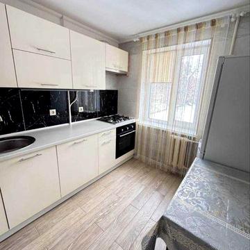 Алмазний. Здається 1-кімнатна квартира. Є тепло і вода