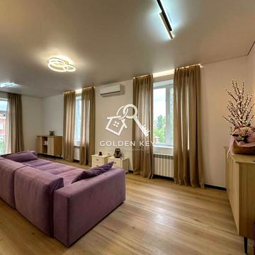 Університетський просп. (Гагаріна), 31