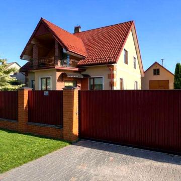 Продається двоповерховий будинок. Район хлібзаводу