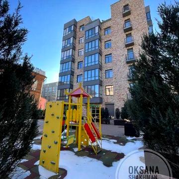 Продаж квартири з терасою. Центр