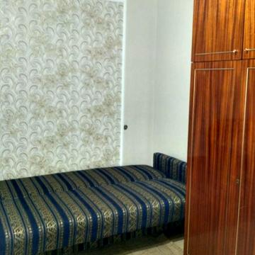 Академіка Корольова вул., 10