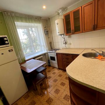 Черняховського вул., 4