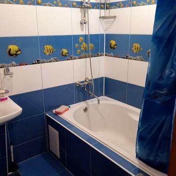 Классная однушка по Ватутина,двадцатый.Оплата помесячно.Заселим сразу.