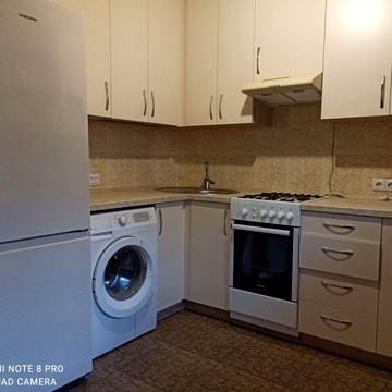 Браїлки гарна квартира парковка у дворі