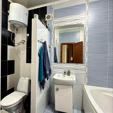 Гарна 2к сталінка в центрі міста, Нез України, 82 Сертифікат