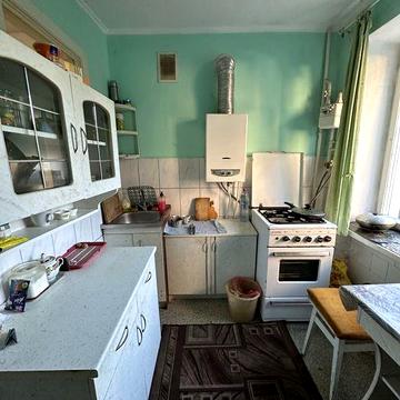 Продаж 3-х кім квартири вул. Пулюя