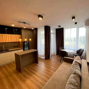 Дніпровська набережна вул., 18-Б