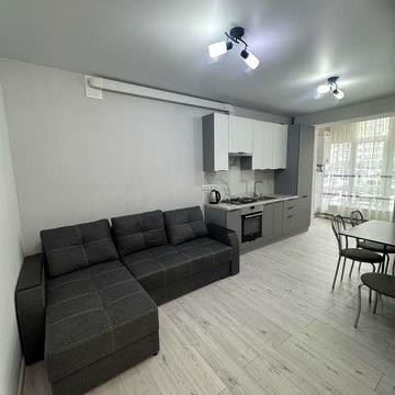 Оренда великої 1 кімнатної квартири вул.Височана