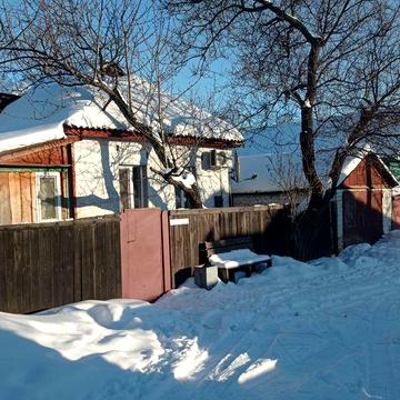 Окремо розташований будинок. 5сот. землі, є-ВІДНОВЛЕННЯ .