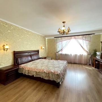 Борщагівська вул., 206