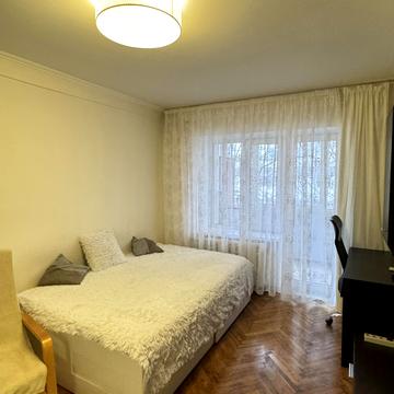 Берестейський просп. (Перемоги), 7-Б