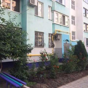 Продам просторную  1  комнатную квартиру 50 кв.м. в кирпичном доме