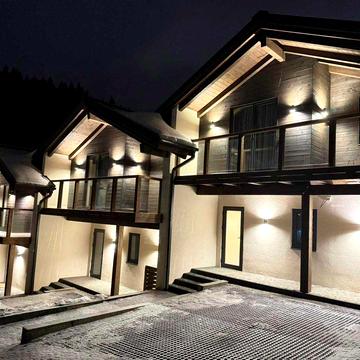 Продаж чотирьох котеджів (таунхауси), с.Поляниця(478 м.кв.)без комісії