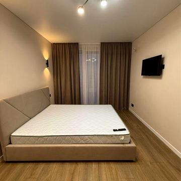 Оренда 1,5 кімнатної квартири СВІТЛО Є вул.Минайська