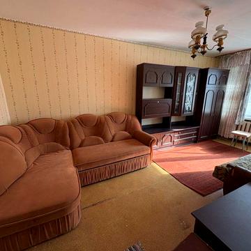 Оренда 1-к квартири 2-й поверх Миру 19 Б